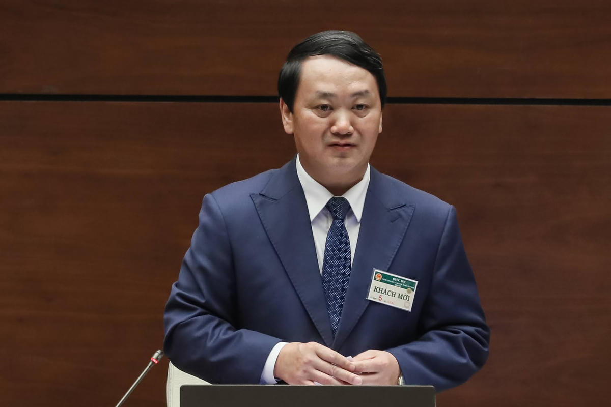 Bộ trưởng, Chủ nhiệm Ủy ban Dân tộc Hầu A Lềnh phát biểu tại phiên chất vấn, ngày 6/6. Ảnh: Quang Vinh .