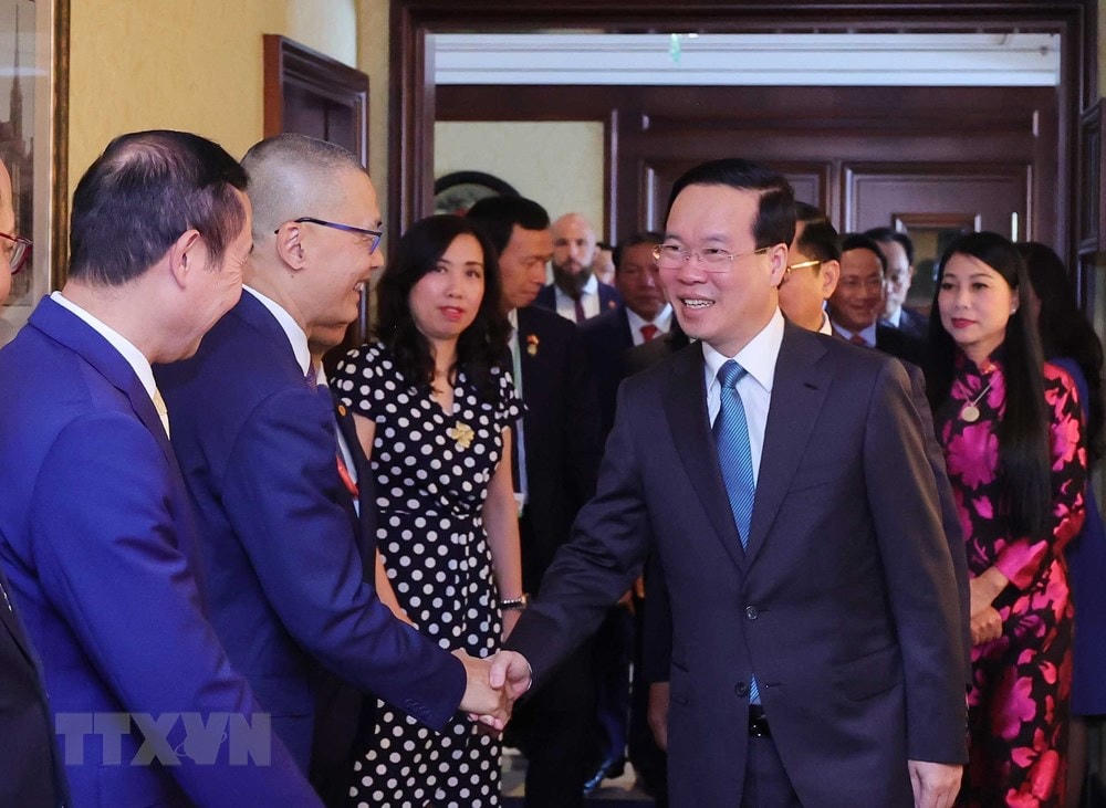 Chủ tịch nước tiếp các Đại sứ Việt Nam tại khu vực châu Âu, trong chuyến thăm chính thức Cộng hòa Áo. (Ảnh: Thống Nhất/TTXVN).