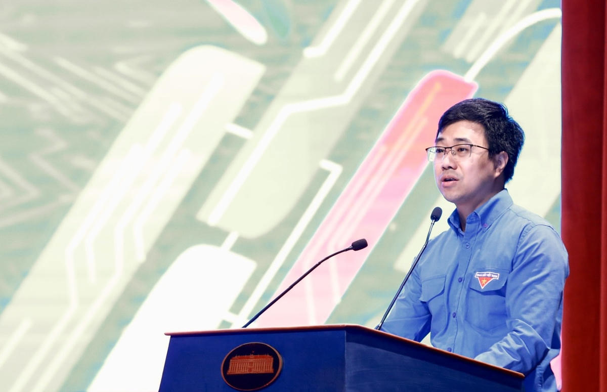 Bí thư Đoàn Khối Các cơ quan Trung ương Bùi Hoàng Tùng phát biểu tại chương trình. Ảnh: Bảo Anh.