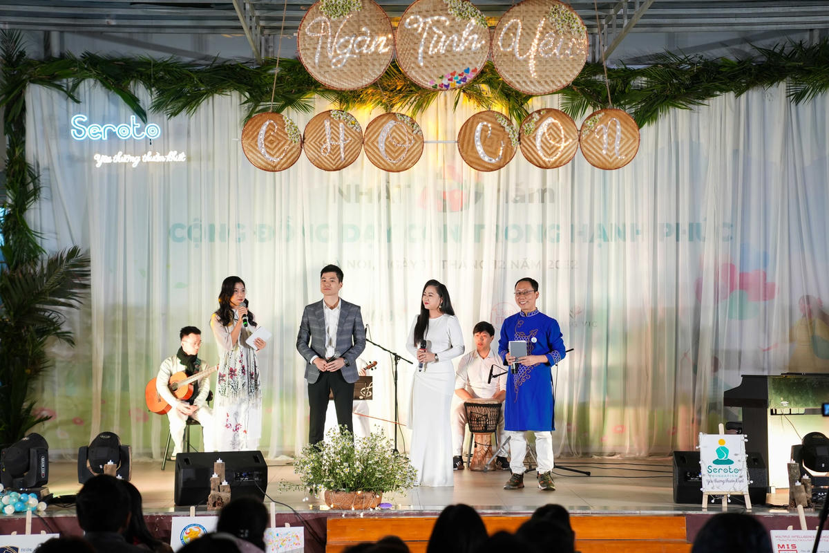 Sự kiện kết thúc bằng đêm nhạc “Ngàn tình yêu cho con”. Hơn cả âm nhạc - là những thông điệp chứa đựng những hạt giống bình an và năng lượng yêu thương thuần khiết. Những thanh âm ấm áp, những giai điệu mang tính chữa lành sẽ xoa dịu bao thăng trầm mệt mỏi trong hành trình đồng hành cùng con khôn