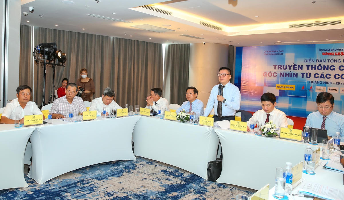 Ông Lê Quốc Minh, Ủy viên Trung ương Đảng, Tổng Biên tập Báo Nhân Dân, Phó Trưởng Ban Tuyên giáo Trung ương, Chủ tịch Hội Nhà báo Việt Nam phát biểu tại diễn đàn.