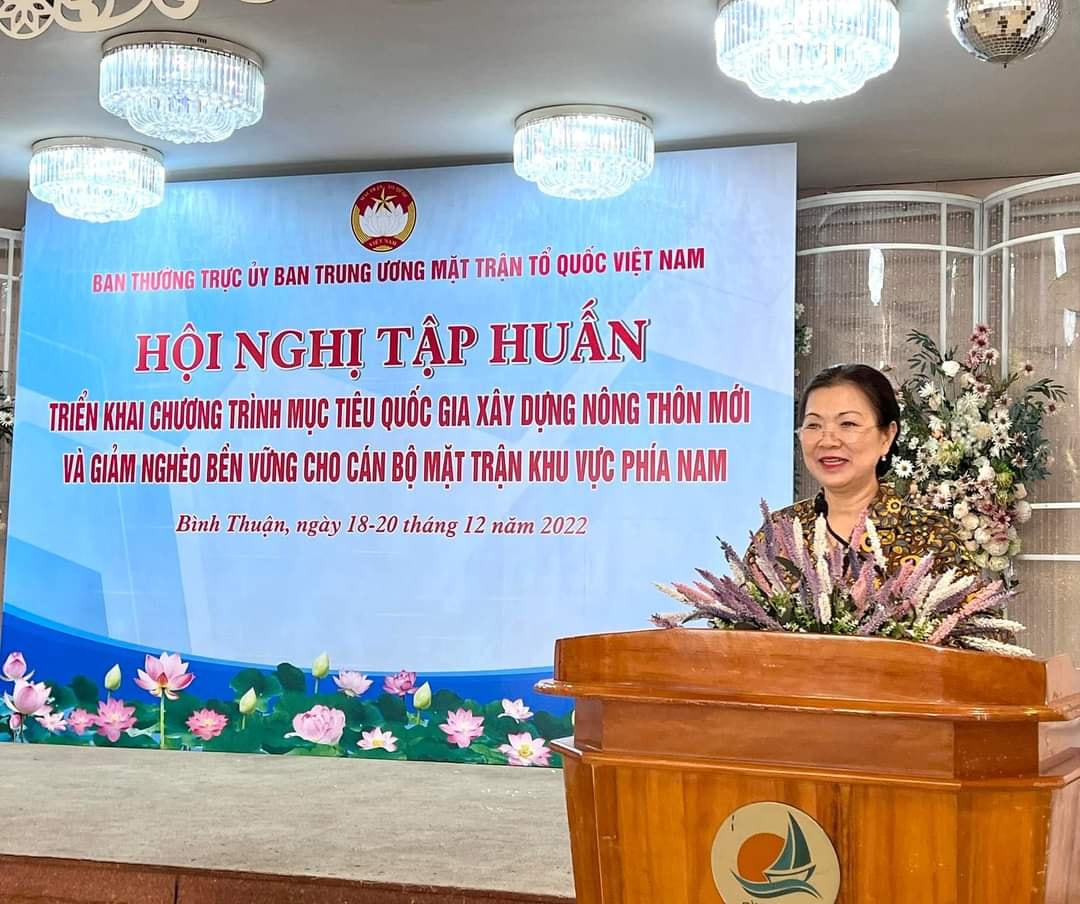 Phó Chủ tịch UBTƯ MTTQ Việt Nam Trương Thị Ngọc Ánh phát biểu tại hội nghị.