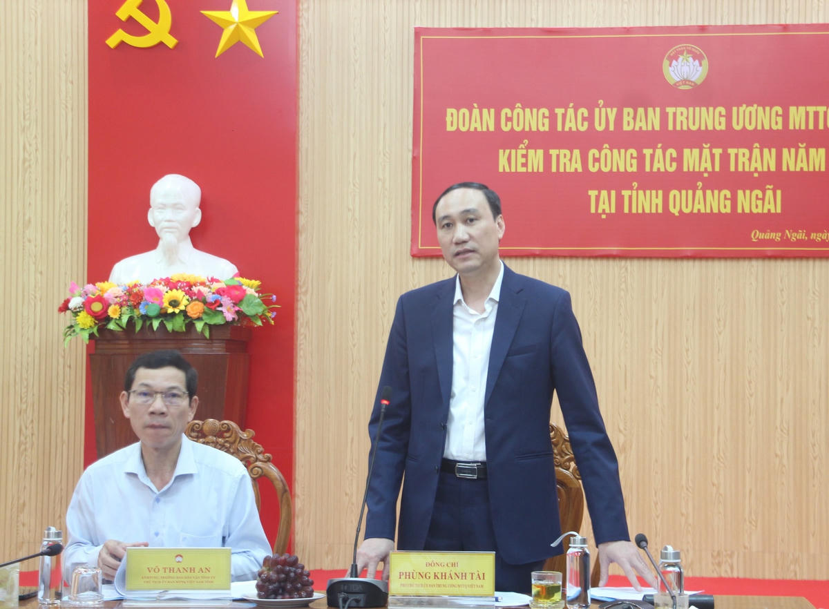 Ông Phùng Khánh Tài, Phó Chủ tịch UBTƯ MTTQ Việt Nam phát biểu tại buổi làm việc.