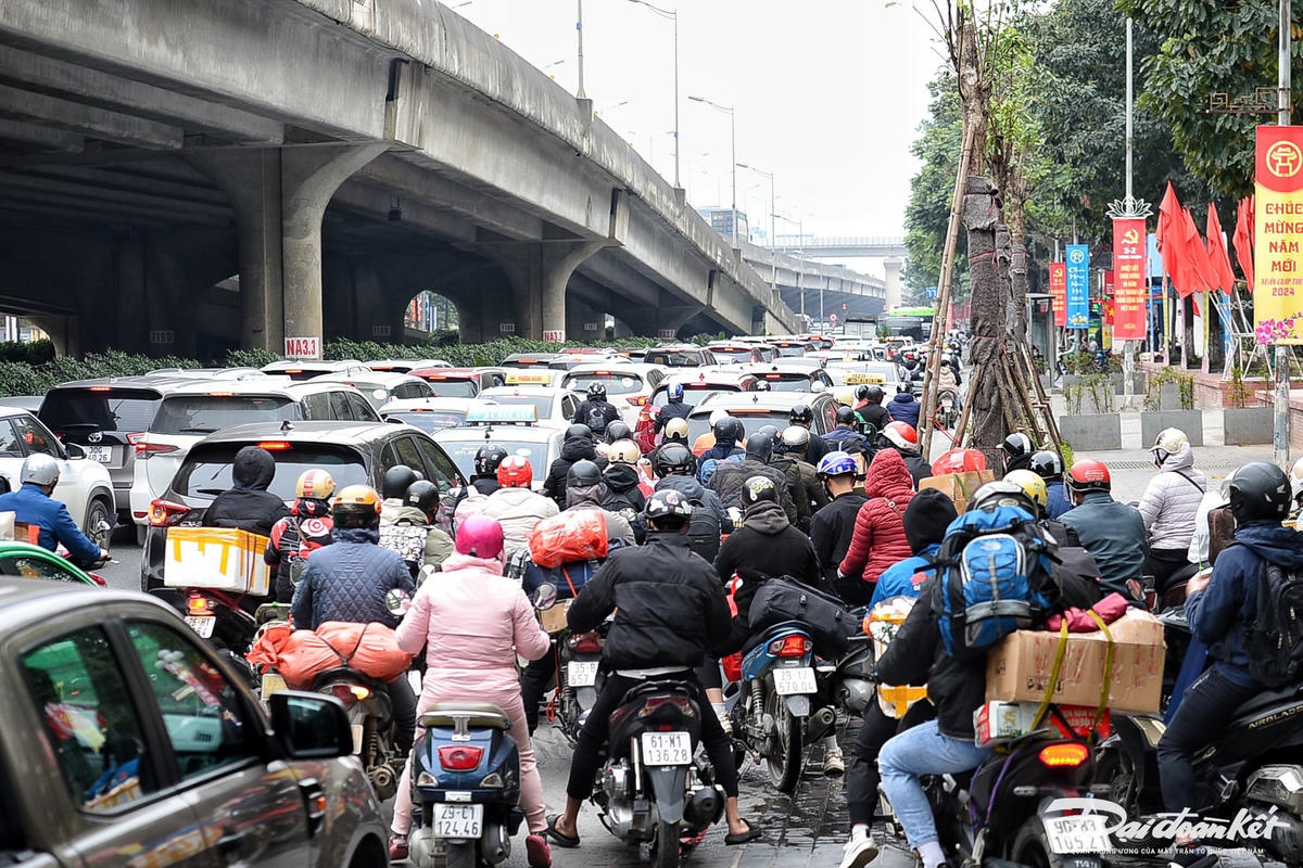 W_nguoi_dan_ve_que-le-khanh4.jpg