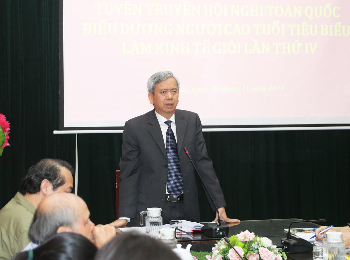 Ông Phan Văn Hùng, Phó Chủ tịch Hội Người cao tuổi Việt Nam phát biểu.