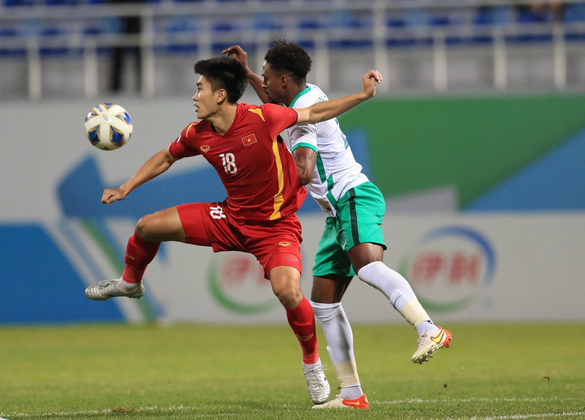 Nhâm Mạnh Dũng tiếp tục là mũi nhọn chơi cao nhất của U23 Việt Nam.