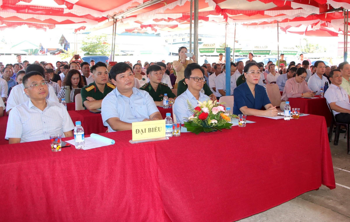 Các đại biểu tham dự ngày hội.