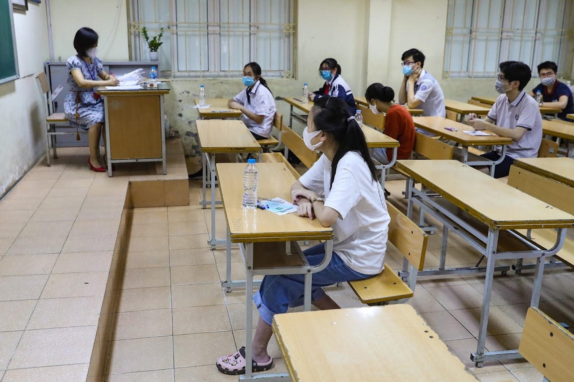 Thí sinh dự thi vào lớp 10 tại Hà Nội năm học 2022- 2023. Ảnh: Quang Vinh.