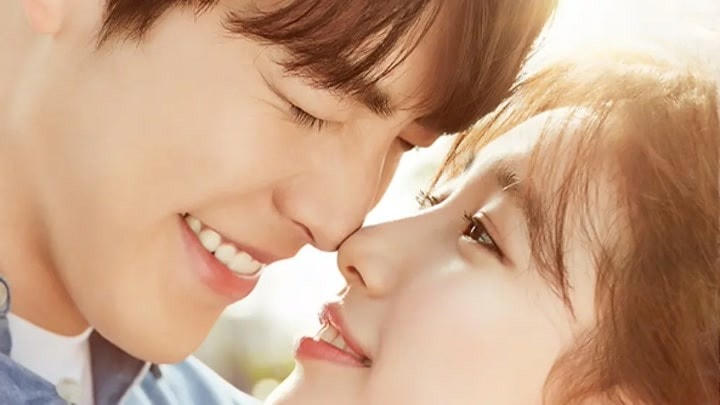 Những hình ảnh bên nhau ngọt ngào của cặp đôi diễn viên chính.