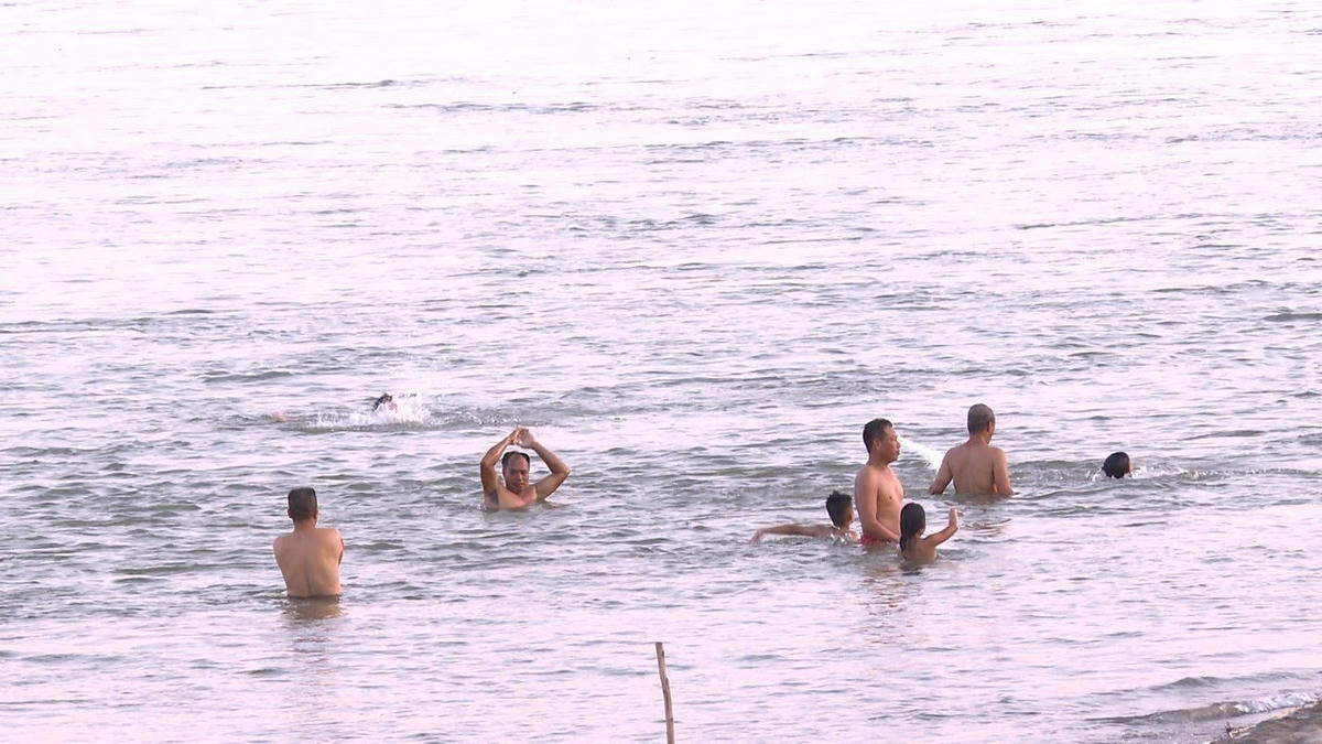 Điều đáng nói, đã có nhiều vụ đuối nước tập thể xảy ra ở sông Đà. Trong đó có vụ 4 sinh viên bị đuối nước ở xã Xuân Lộc vào năm 2019.