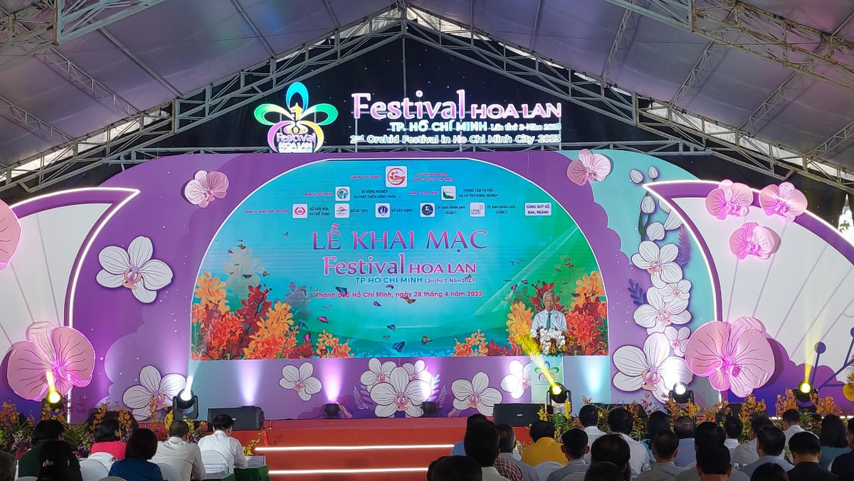 Ông Võ Văn Hoan, Phó chủ tịch UBND TP HCM phát biểu tại buổi lễ.