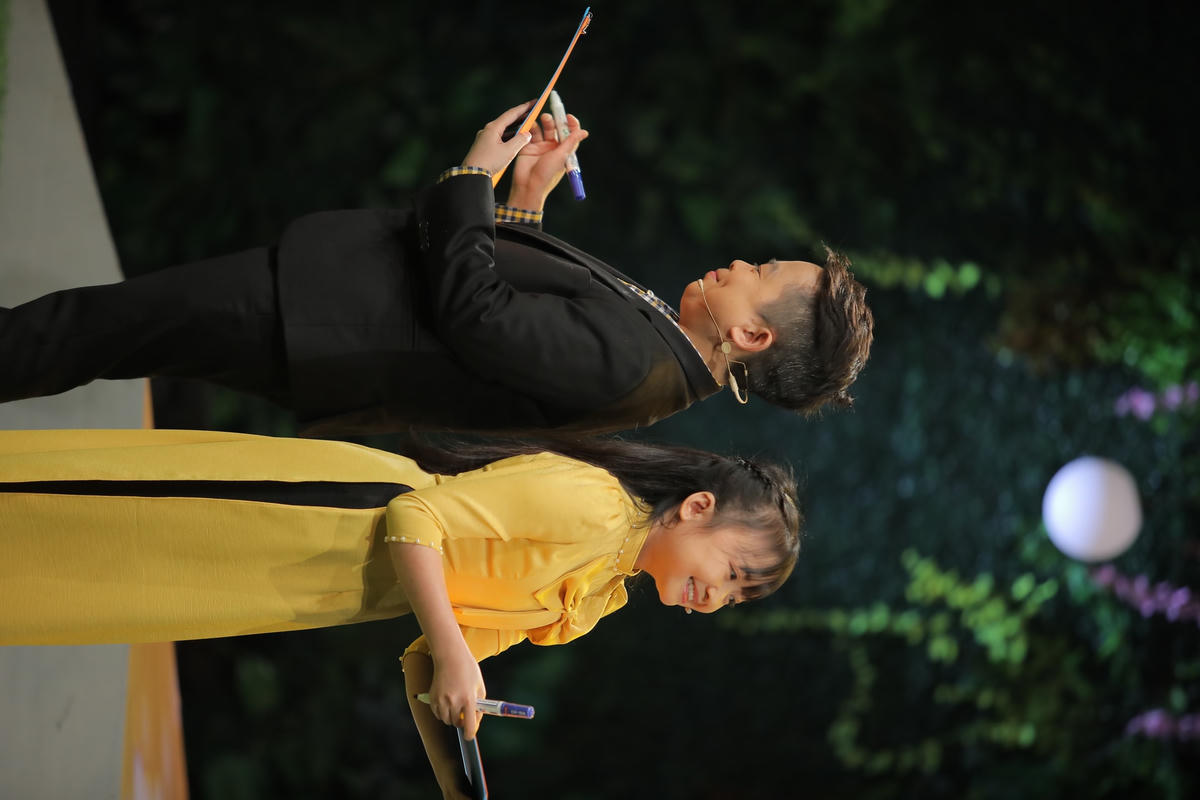 Tình yêu của cặp đôi khiến khán giả "Trạm yêu thương" vô cùng ngưỡng mộ. 