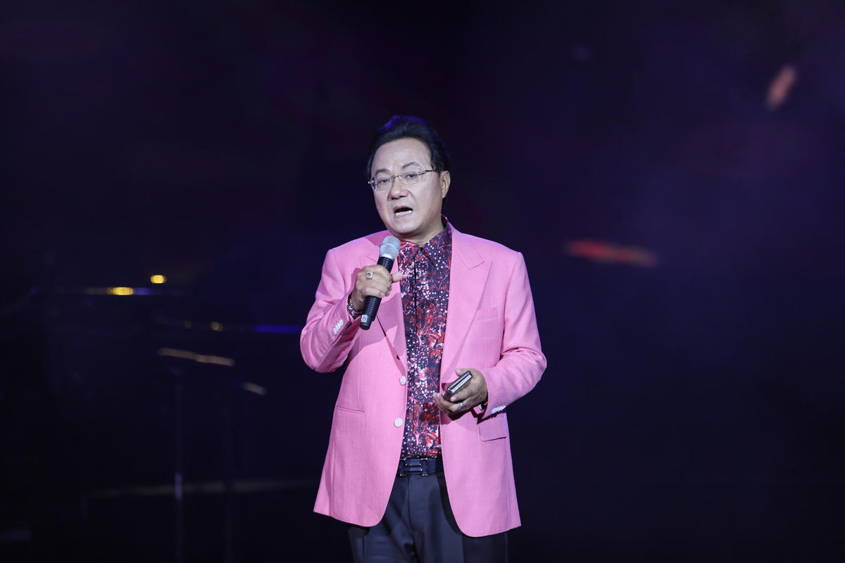 Chia sẻ vể chương trình, nhà thơ Hồng Thanh Quang tâm sự: “Người họa sĩ khi vẽ chân dung mình thì có những màu sắc, còn tôi một nhà thơ khi nghĩ về cuộc đời mình chỉ có những câu chữ”.