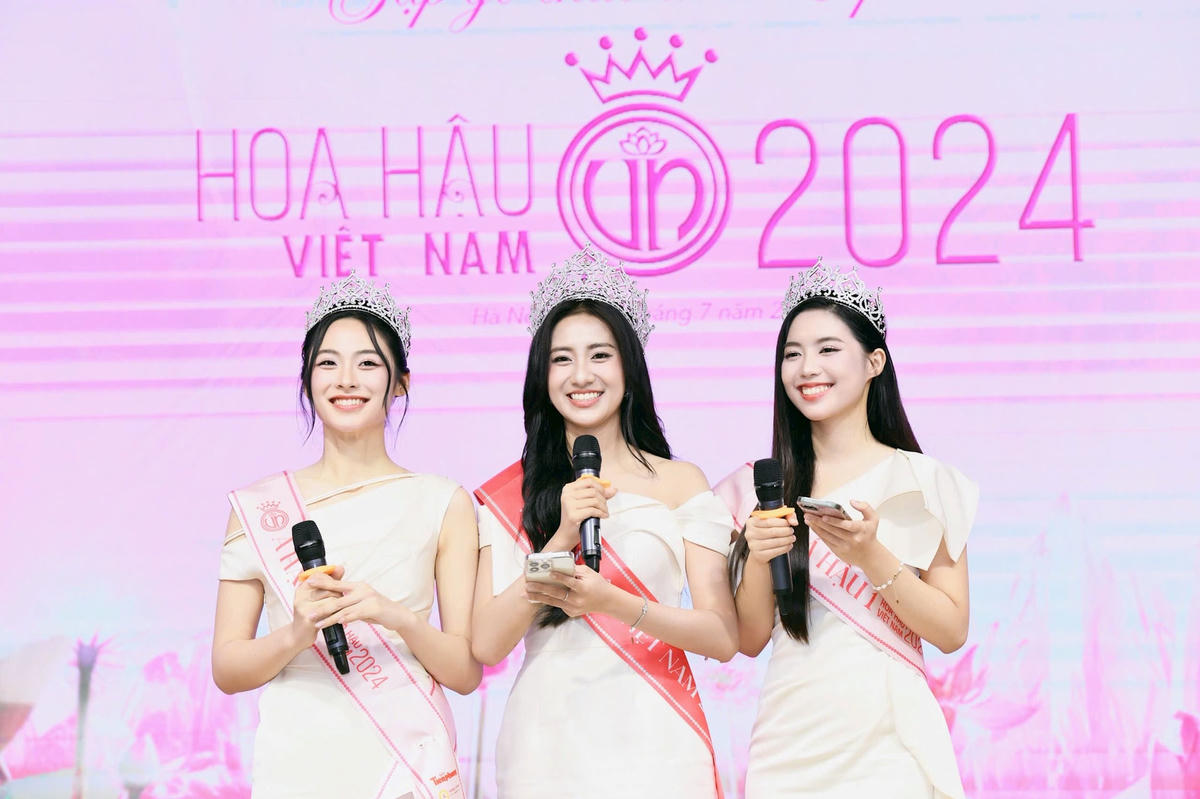 top 3 hoa hau 7