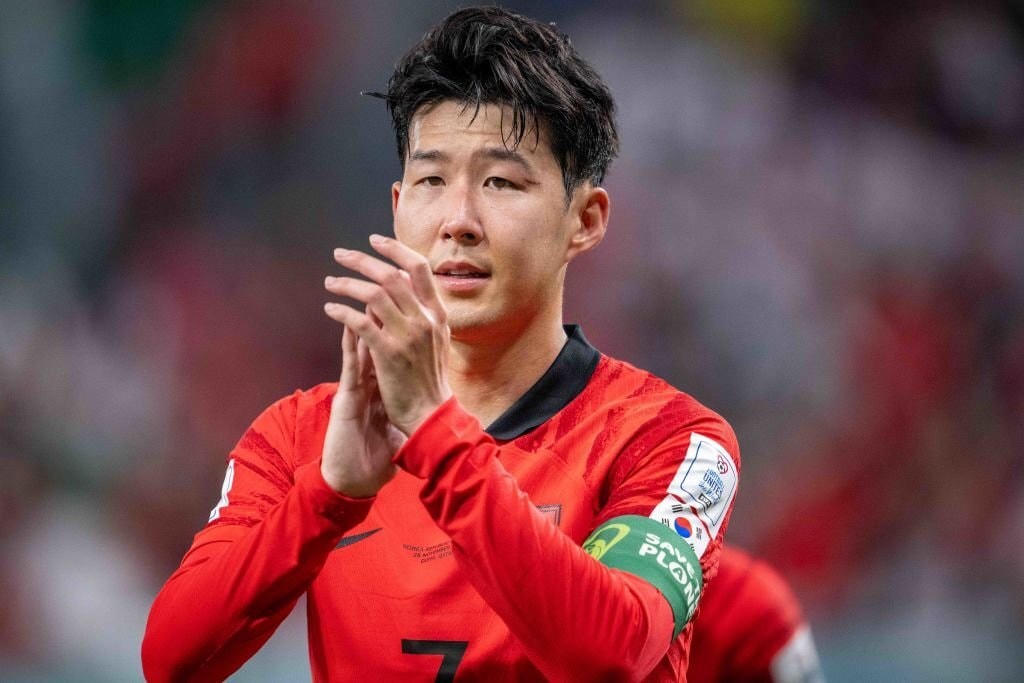 Son Heung-min đã bật khóc khi đội nhà thua trận. Ảnh: Getty.