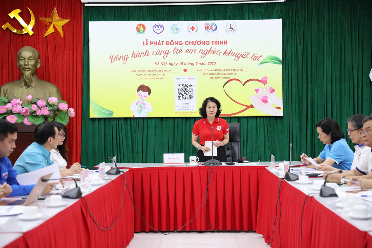 Chủ tịch Hội Chữ thập đỏ Việt Nam Bùi Thị Hòa phát biểu tại chương trình.