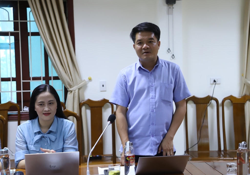 Ông Trần Nhật Tân, Chủ tịch Ủy ban MTTQ Việt Nam tỉnh Hà Tĩnh phát biểu tại hội nghị.