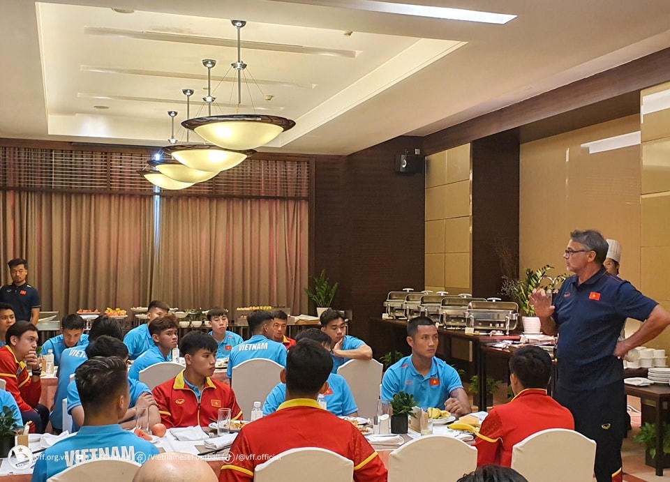 Đội tuyển Việt Nam đến Trung Quốc, bắt đầu hành trình FIFA Days