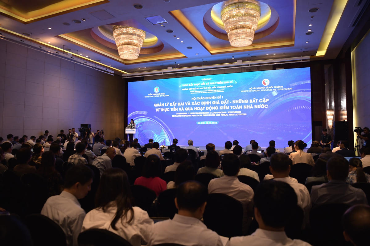 Quang cảnh diễn đàn. Ảnh: Quang Vinh.