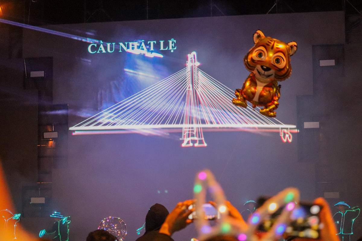 Nhiều địa điểm nổi tiếng ở Quảng Bình được phát trong đêm Countdown Party 2023.