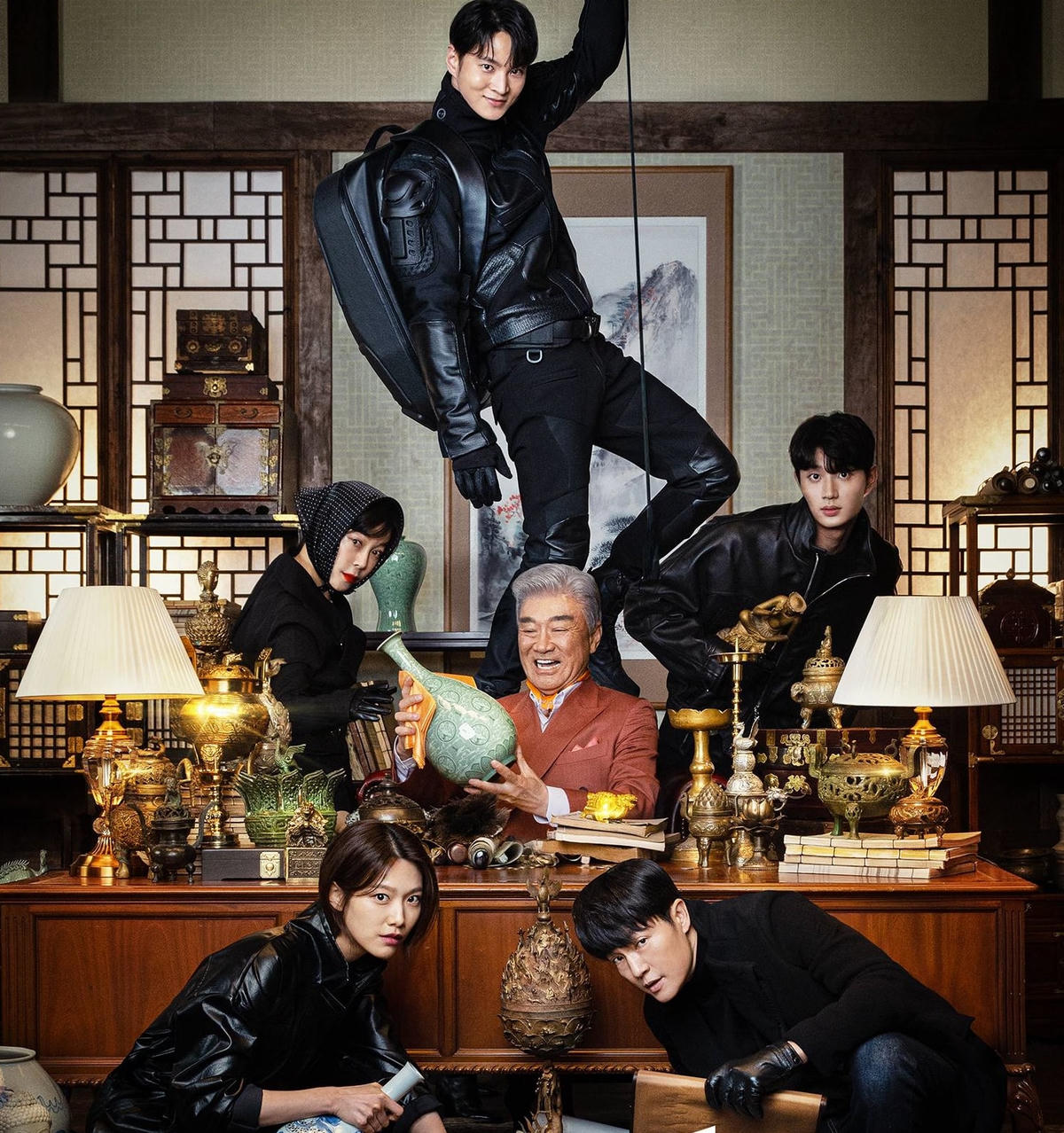 Tạo hình của Joo Won trong phim khiến khán giả tò mò. 