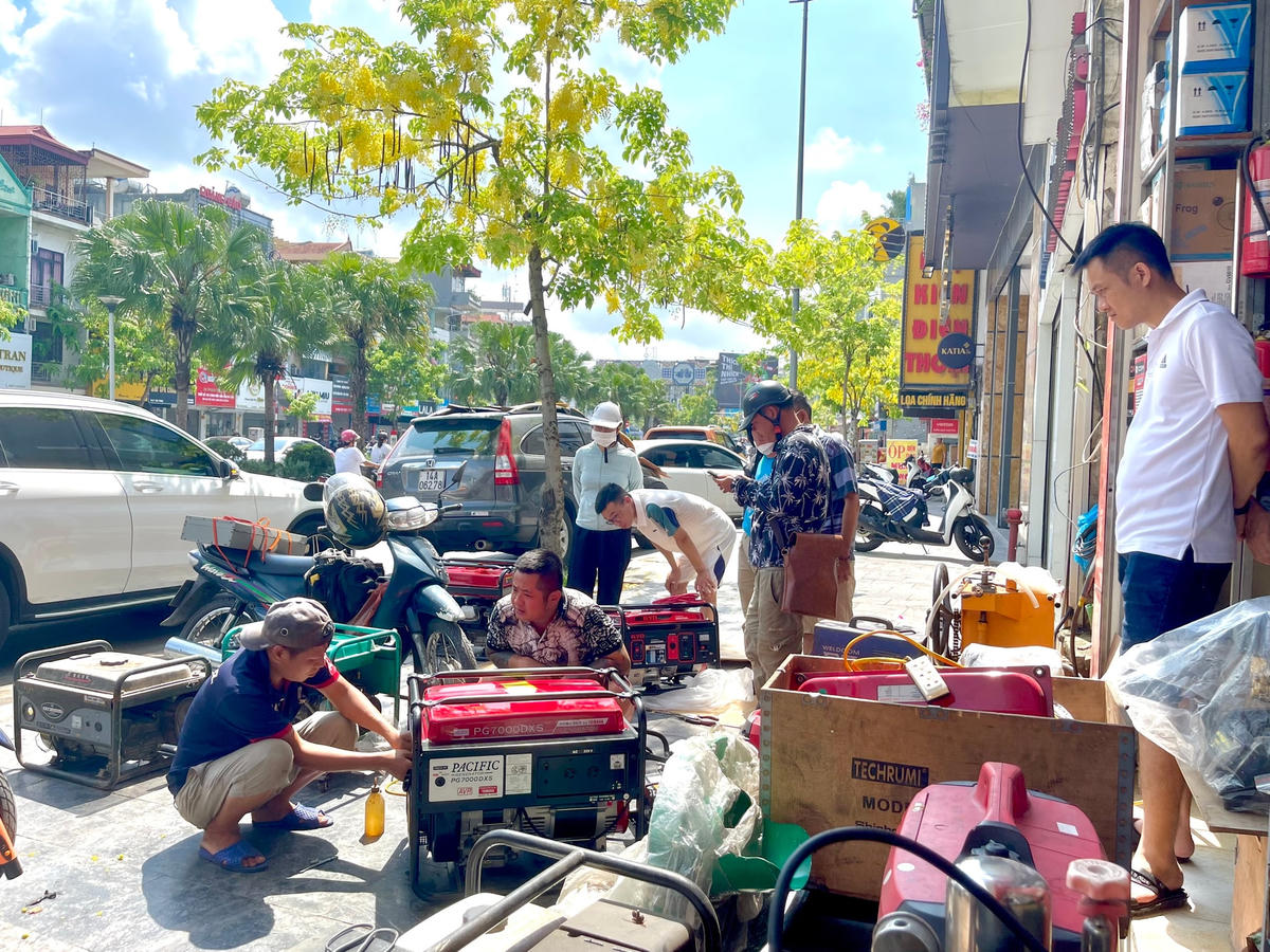 Nhiều dòng máy phát điện hết hàng liên tục.