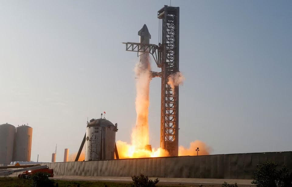 Những chuyến thám hiểm vũ trụ ngày càng được những người giàu có yêu thích. Ảnh: Reuters.