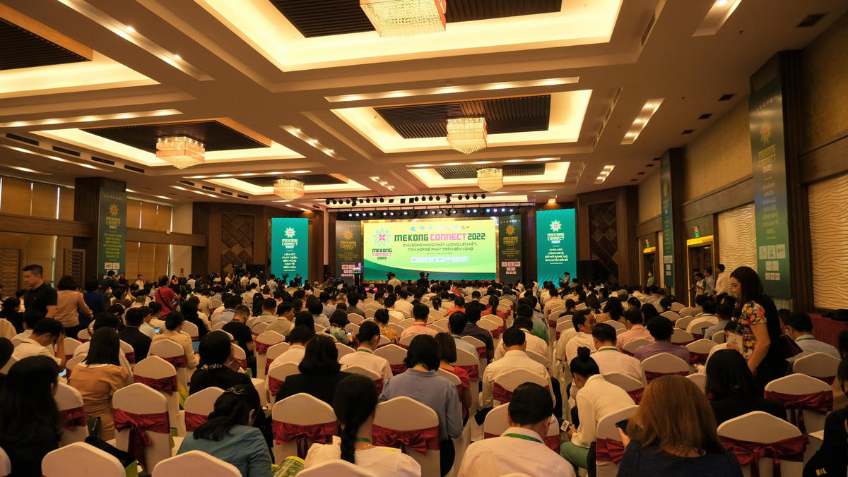 Toàn cảnh Diễn đàn.