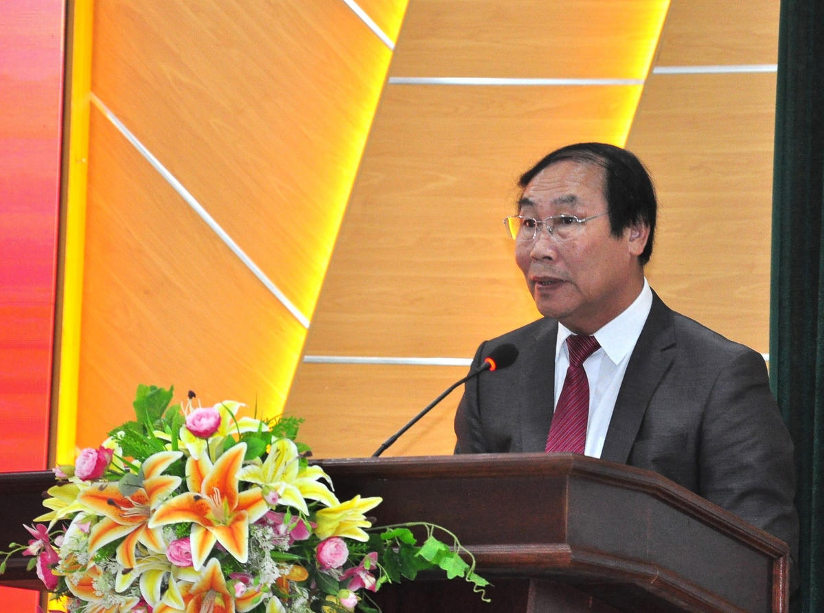 Ông Võ Xuân Ca, Chủ tịch Ủy ban MTTQ Việt Nam tỉnh Quảng Nam phát biểu khai mạc Hội nghị.