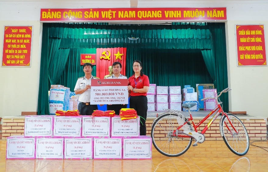 Agribank ủng hộ 1,5 tỷ đồng chương trình 'Xanh hóa Trường Sa'