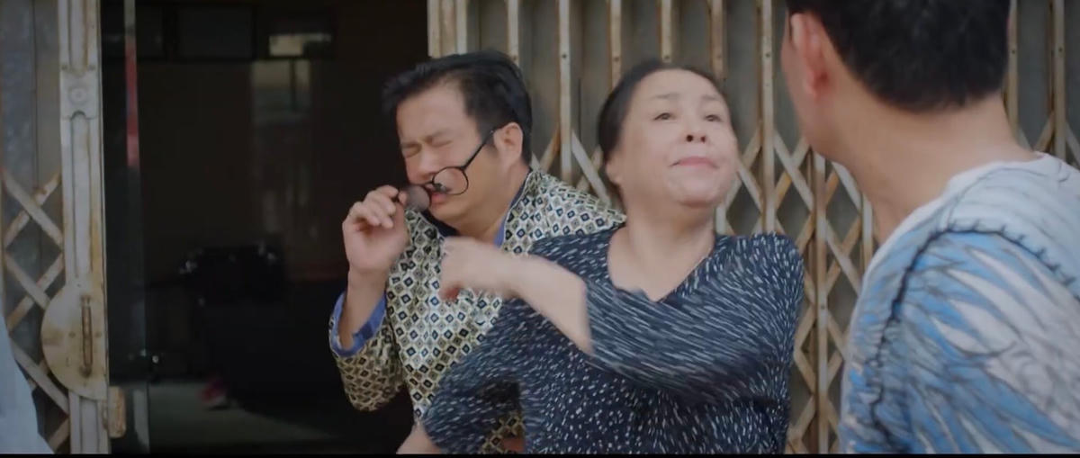 Bà Nga ra tay cứu em trai. Ảnh: CMH. 