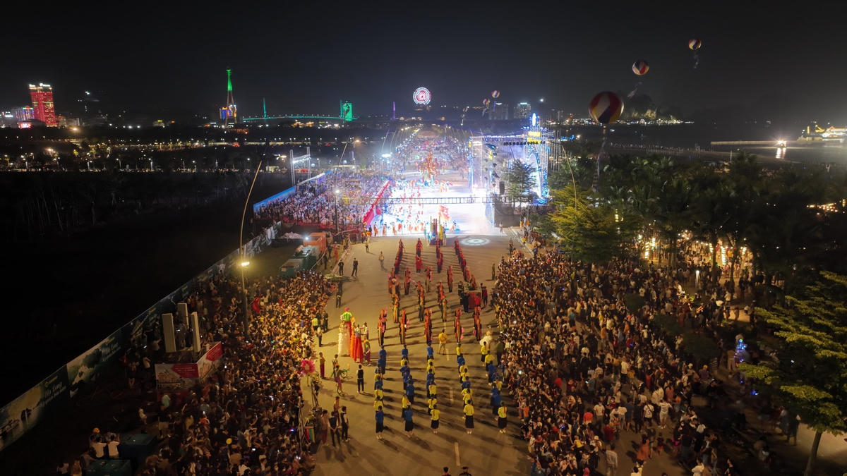 [ẢNH] Quảng Ninh: Rực rỡ 'Vũ điệu Hạ Long - Hòa nhịp năm châu'