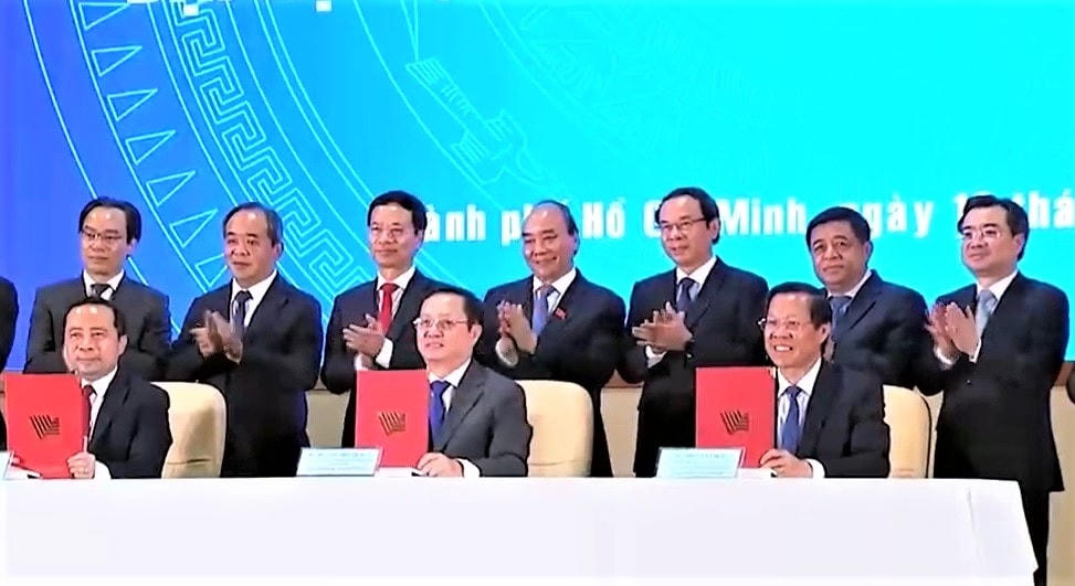 Chủ tịch nước Nguyễn Xuân Phúc chứng kiến lễ ký kết hợp tác giữa Bộ Khoa học Công nghệ, UBND TP HCM và ĐHQG TP HCM. Ảnh: Trung Hậu.