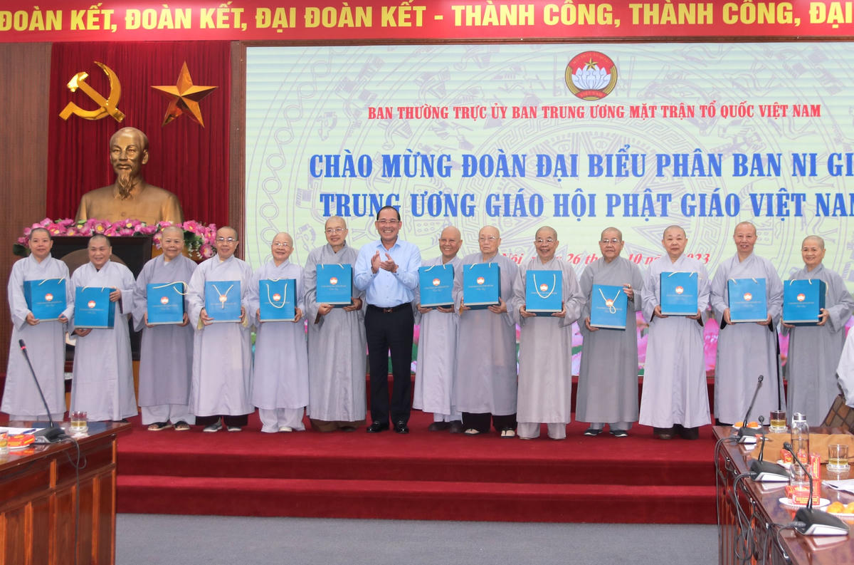 Ni giới tận tâm, góp sức xây dựng khối đại đoàn kết toàn dân tộc