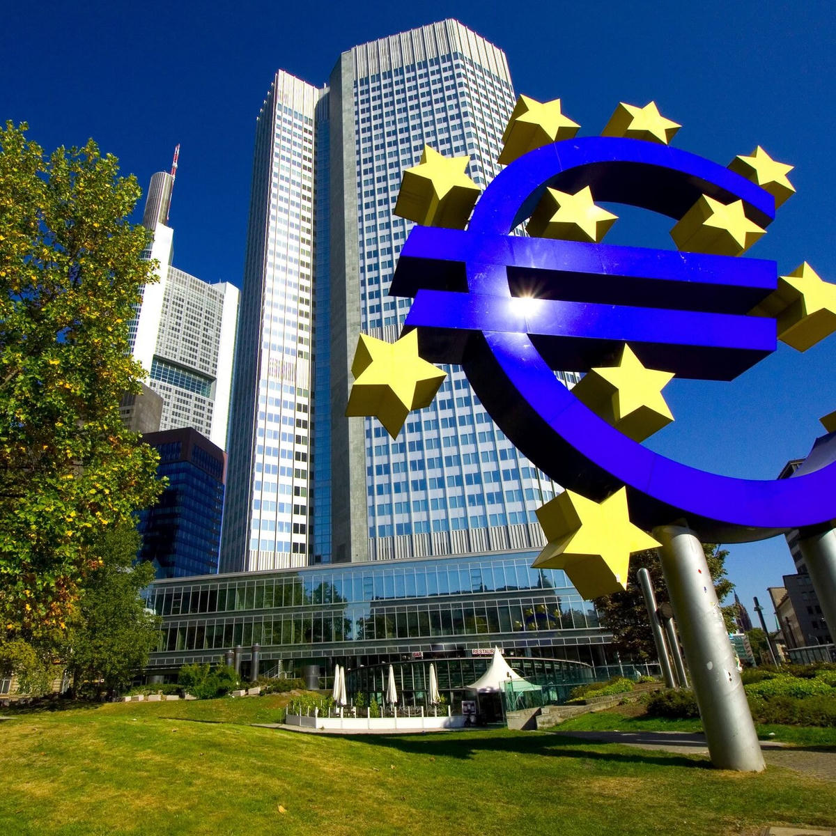 Biểu tượng sức mạnh của đồng tiền chung châu Âu (Eurozone). Nguồn: Fotolia/VRD.