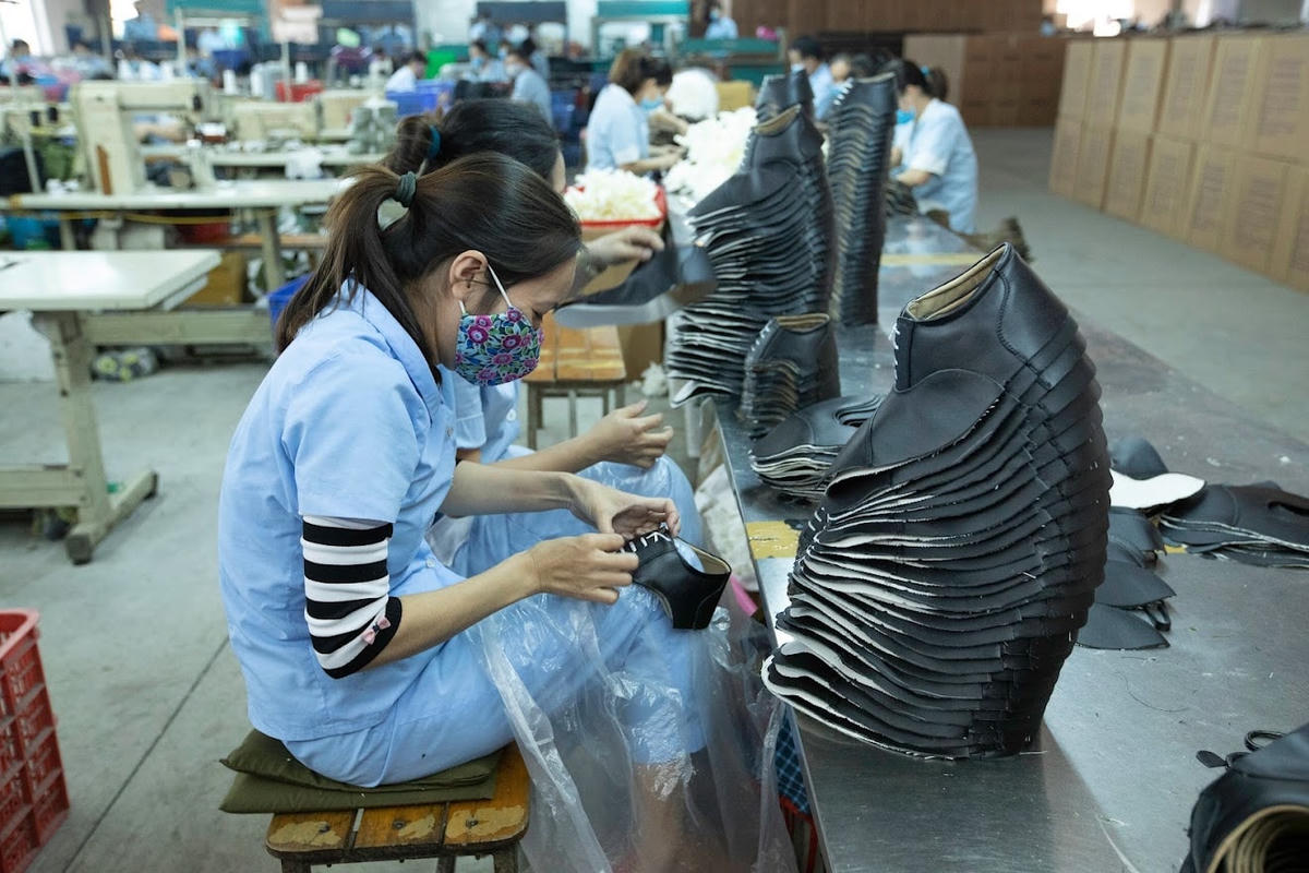 Nhiều doanh nghiệp da giày đã tận dụng tốt các ưu đãi thuế từ EVFTA.  Ảnh: Quang Vinh