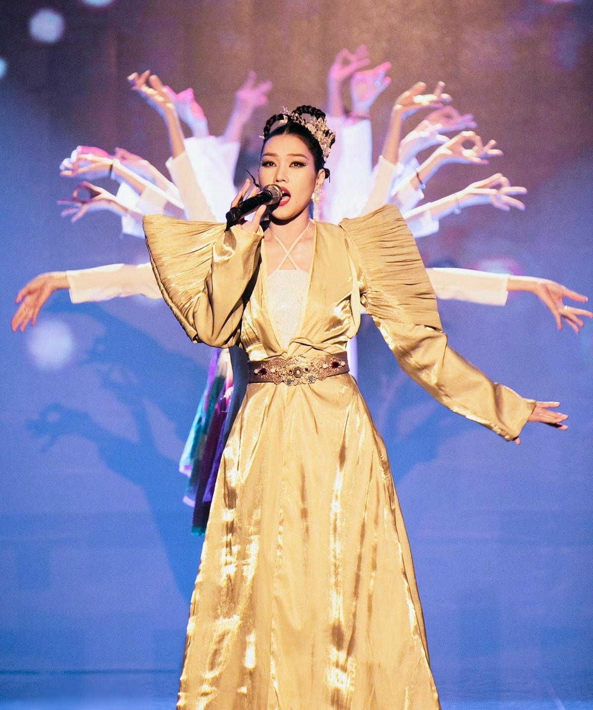 Bùi Thị Thanh Thủy từng góp mặt ở Hoa hậu Hoàn vũ Việt Nam và lọt top 41 cùng danh hiệu Người đẹp tài năng.