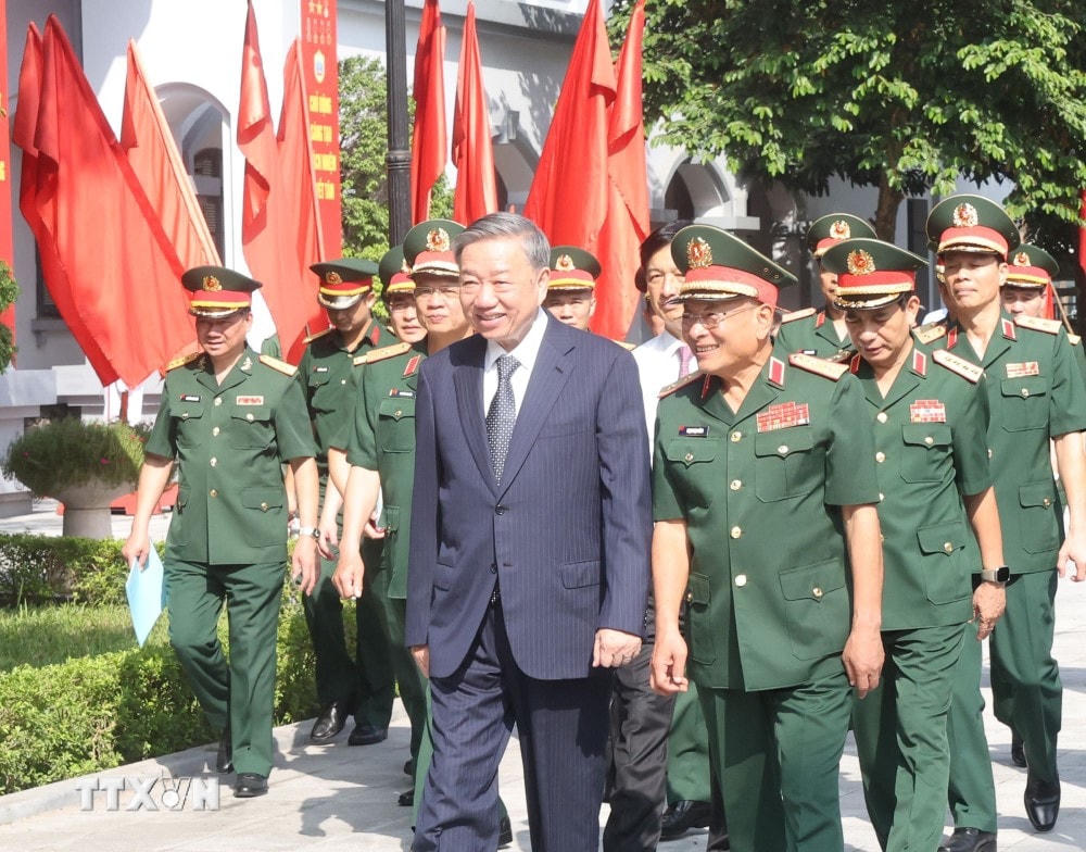 ttxvn_tong_bi_thu_chu_tich_nuoc_to_lam_lam_viec_voi_tong_cuc_ii_bo_quoc_phong_29-2.jpg