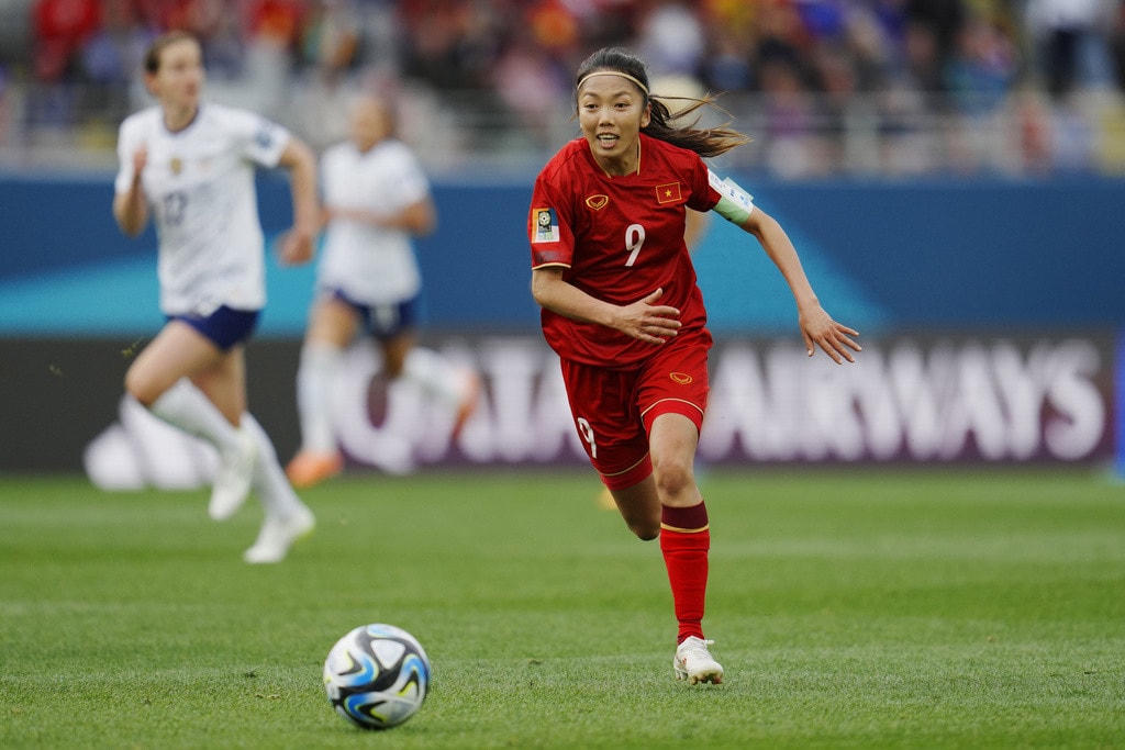 Huỳnh Như có nhiều kinh nghiệm khi đối đầu với cầu thủ Bồ Đào Nha. Nguồn: Vietnamnet.