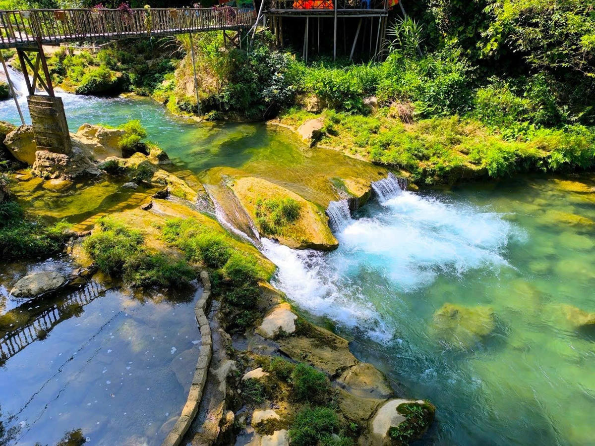 Thác Nàng Tiên: Vẻ đẹp tuyệt mỹ hoang sơ