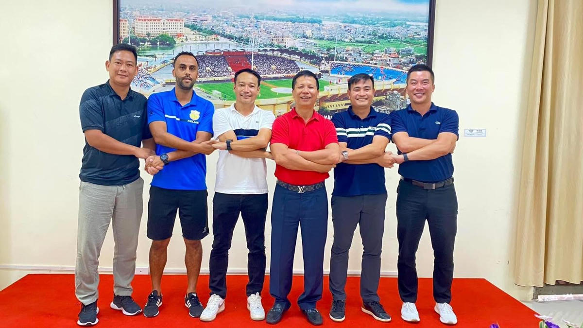 Ban huấn luyện mới CLB bóng đá Nam Định ra mắt.
