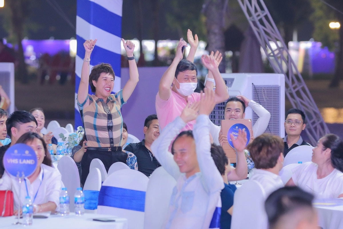 Gần 100% quỹ hàng 2.400 căn shophouse của Phân khu Sao Biển - Vinhomes Ocean Park 2 – The Empire đã được giao dịch thành công.