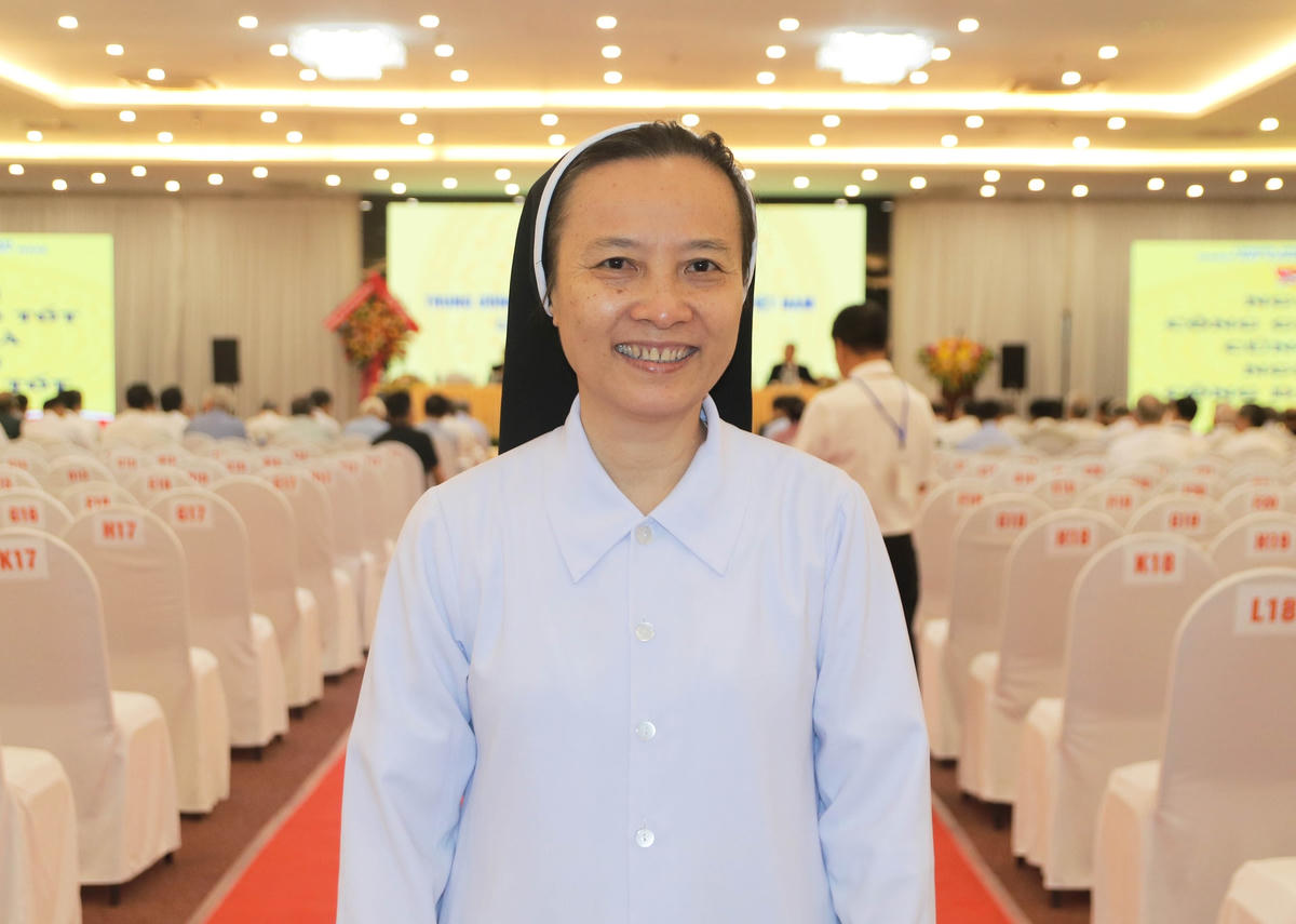 Nữ tu Bùi Thị Hồng Hạnh (hiện đang làm việc tại Trung tâm nuôi dưỡng trẻ em mồ côi Giáo xứ Hà Nội, tỉnh Đồng Nai) tham dự Đại hội.