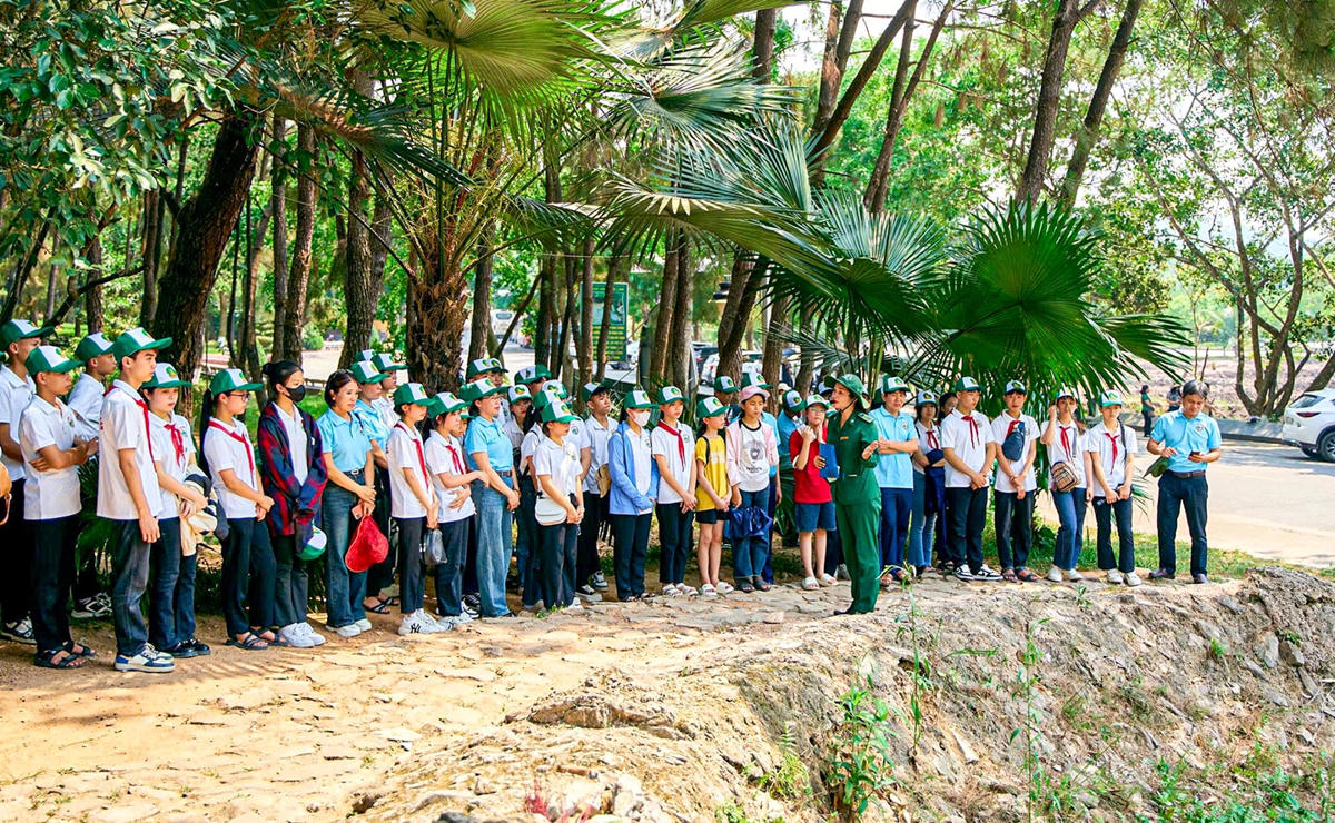 5. Giờ học lịch sử giữa rừng thông, gieo mầm tri ân trong tâm hồn thế hệ trẻ