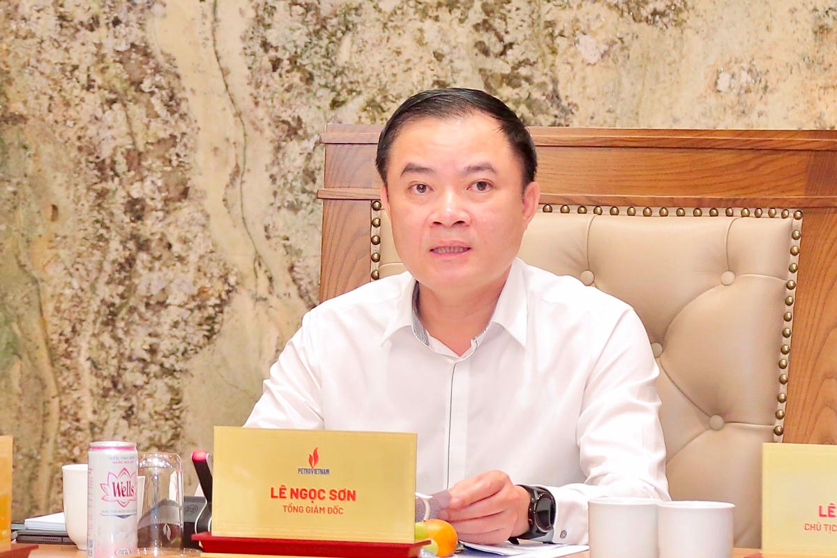 Tổng Giám đốc Petrovietnam Lê Ngọc Sơn điều hành giao ban.