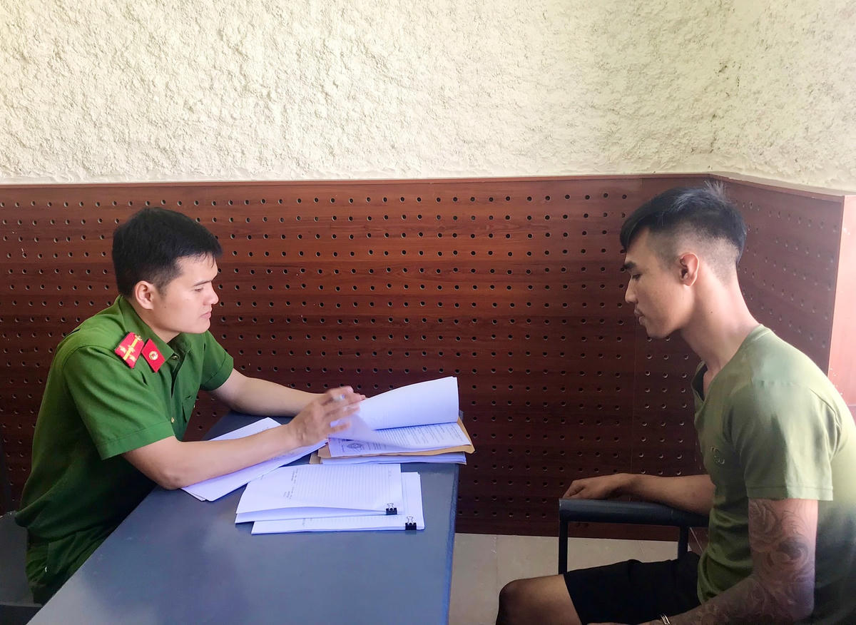 Đối tượng Võ Văn Phố tại cơ quan công an.