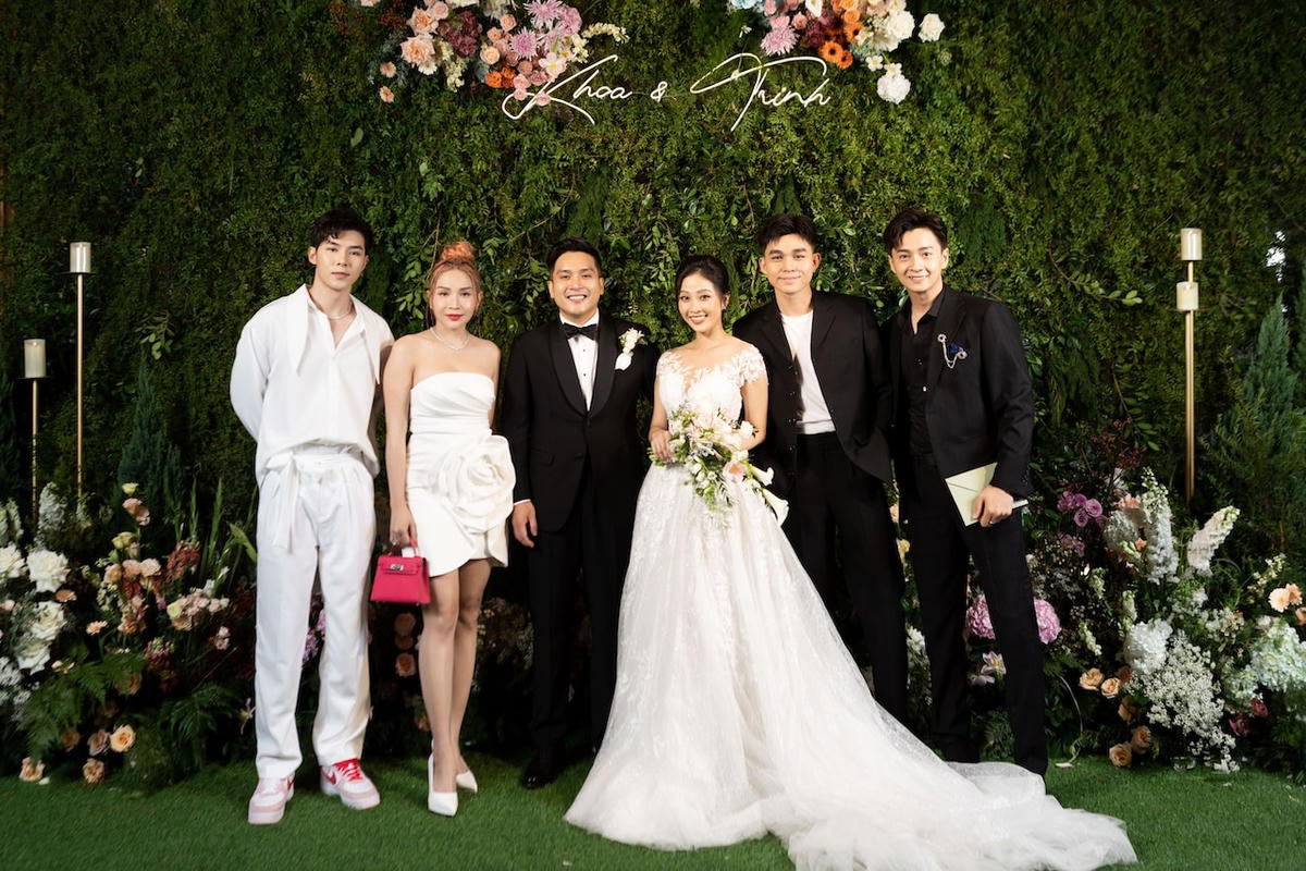 Jun Phạm, Ngô Kiến Huy “chạy show” dự đám cưới.