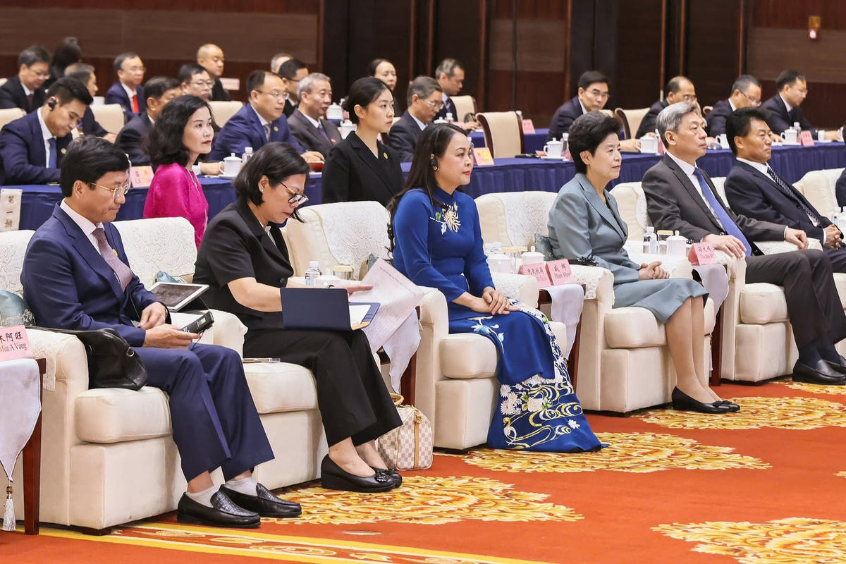 Các đại biểu tham dự chương trình giao lưu hữu nghị. Ảnh: Quang Vinh