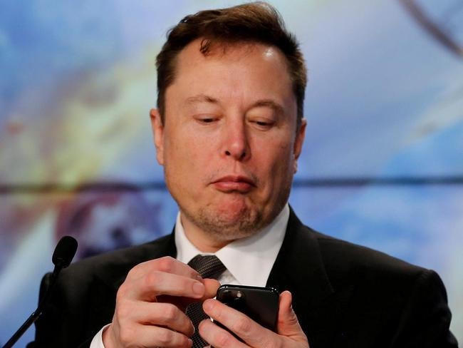 Phát ngôn của "sếp" khiến nhân viên SpaceX bức xúc.    
