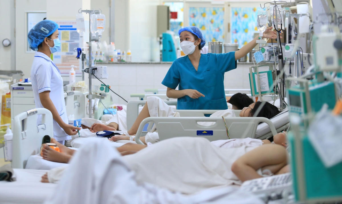 Nhân lực ngành y tế đang thiếu nghiêm trọng.  